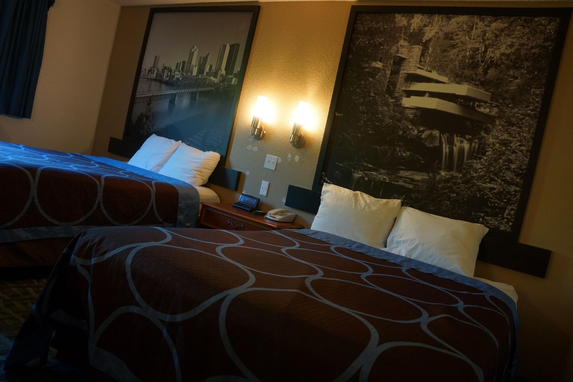 Super 8 By Wyndham Delmont Hotel Kültér fotó