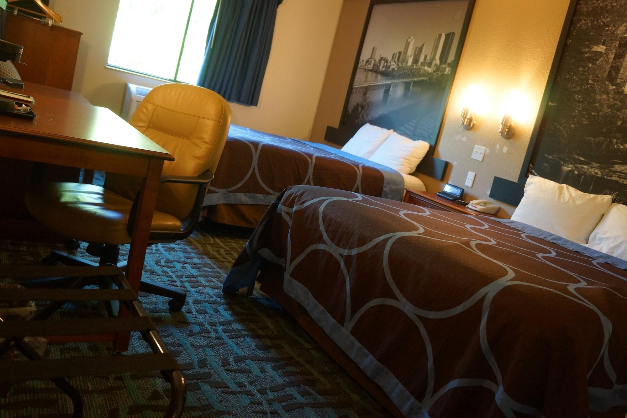 Super 8 By Wyndham Delmont Hotel Kültér fotó