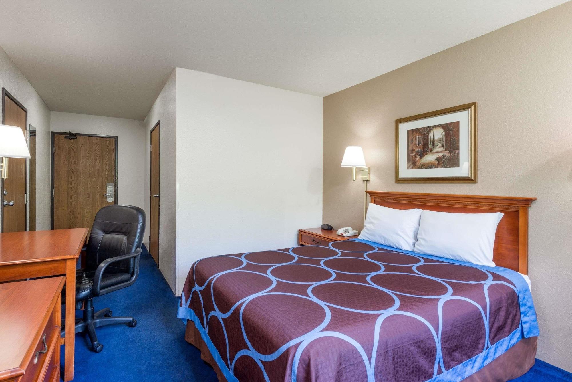 Super 8 By Wyndham Delmont Hotel Kültér fotó