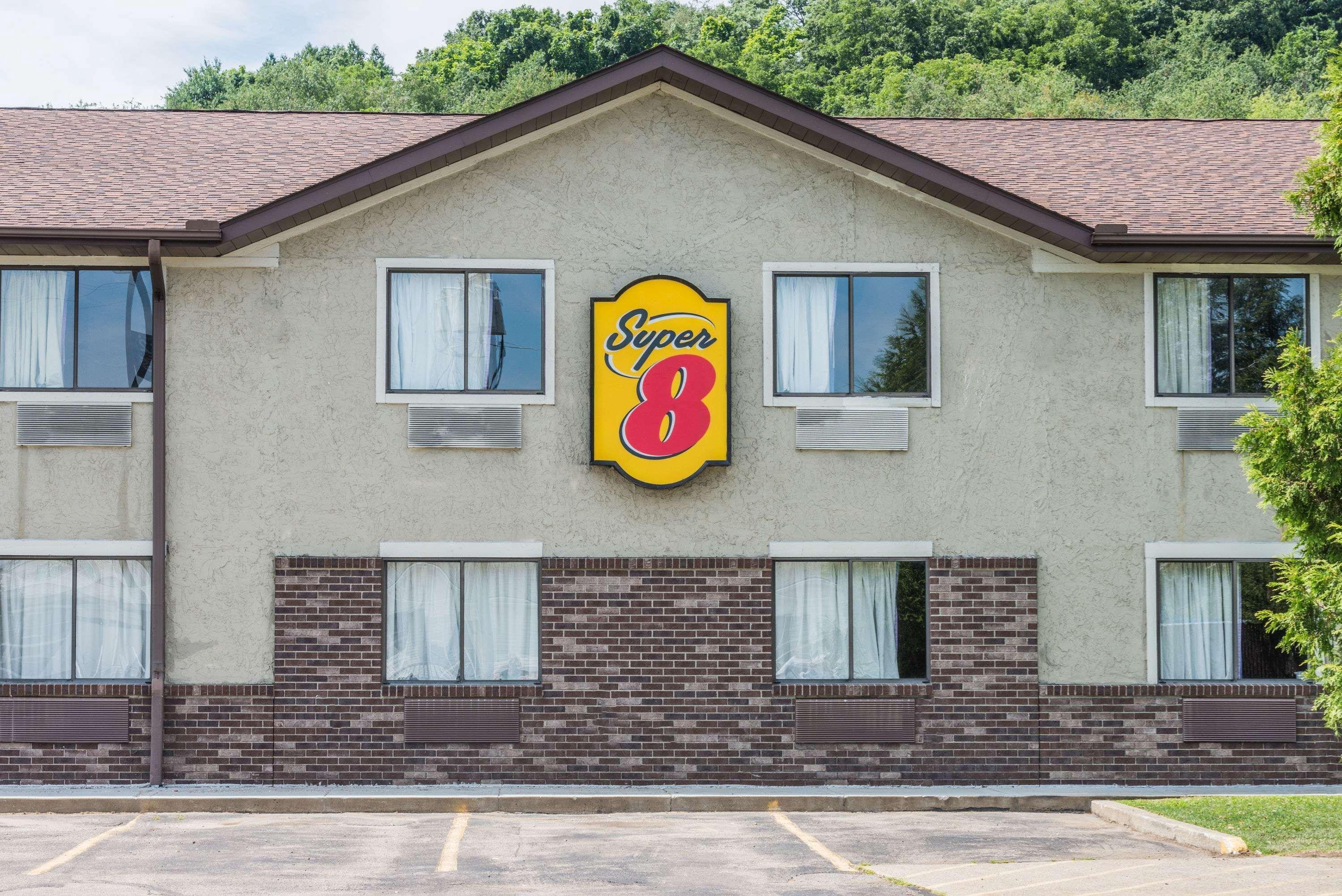Super 8 By Wyndham Delmont Hotel Kültér fotó