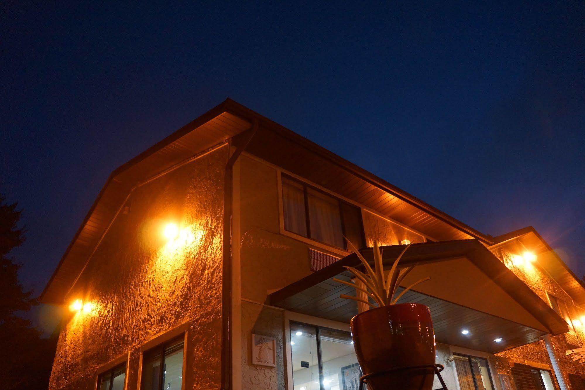 Super 8 By Wyndham Delmont Hotel Kültér fotó